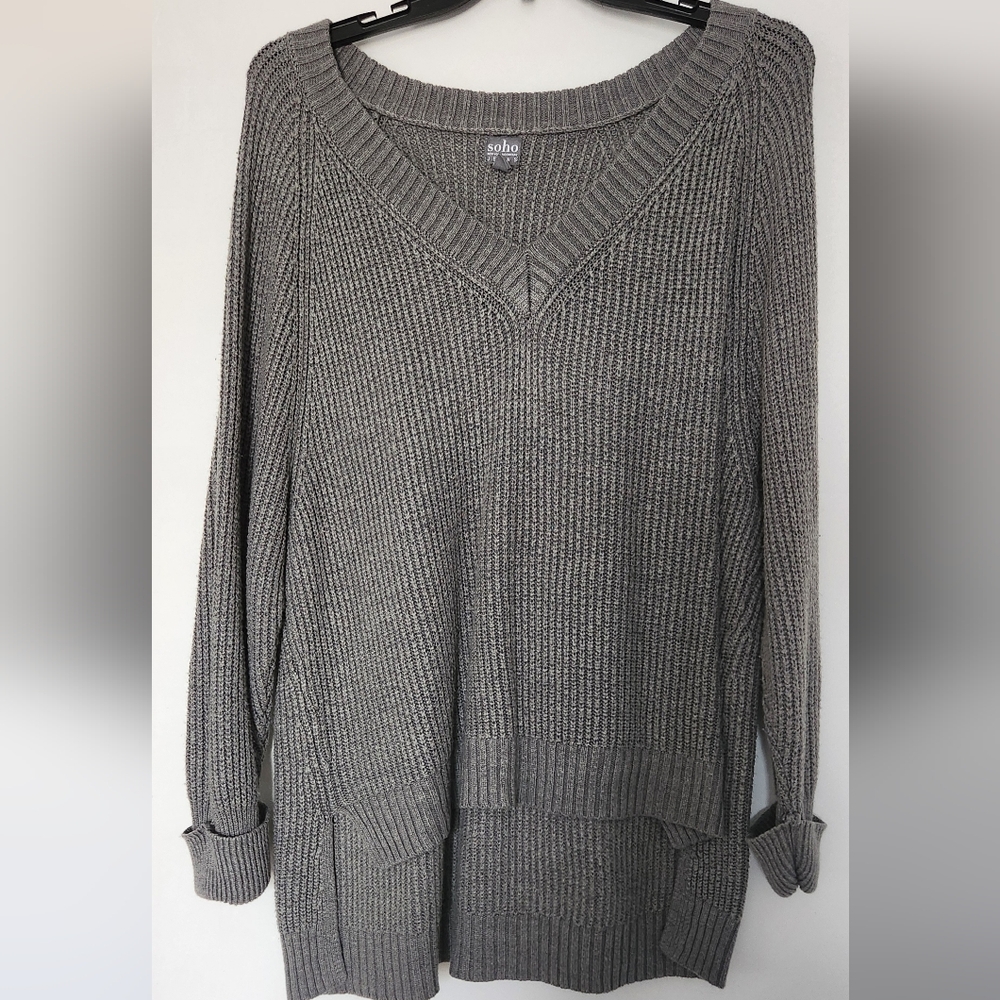 New York & Company Gray V-Neck Ribbed Sweater